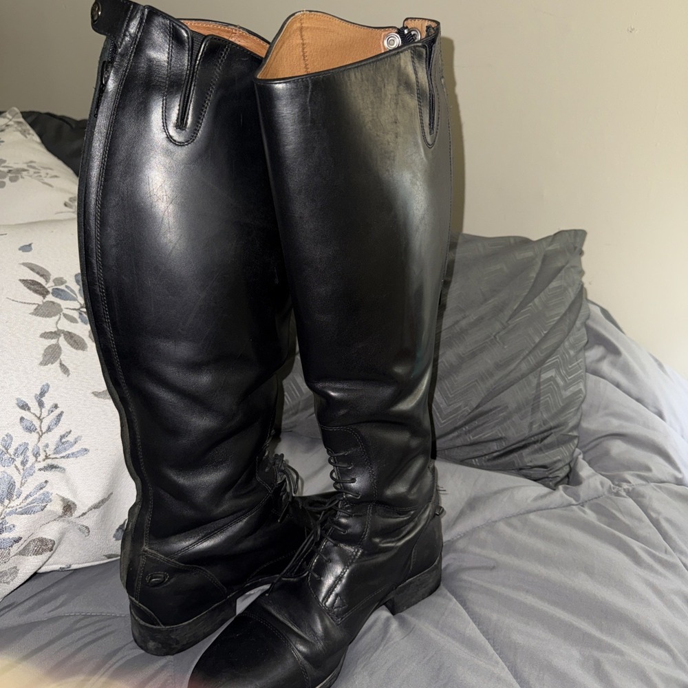 Ariat Black Leather Riding Boots, Size 8.5 Med Height Wide Calf Pre Owned
